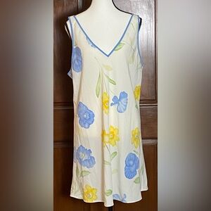 Secret Treasures Large Floral V-Neck Slip Gown Blue & Yellow Daffodils on Cream